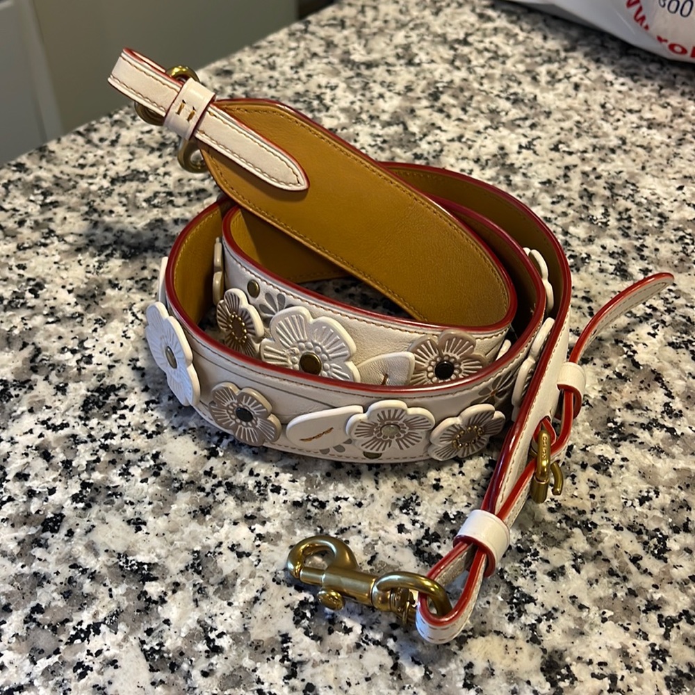 Coach flower off white/beige/red leather bag shoulder strap